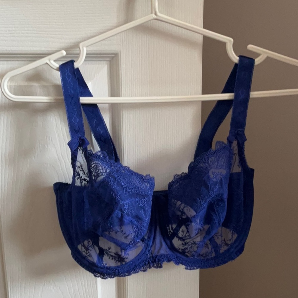 Empreinte Louise balcony bra US 30F in bleu roi (royal blue).